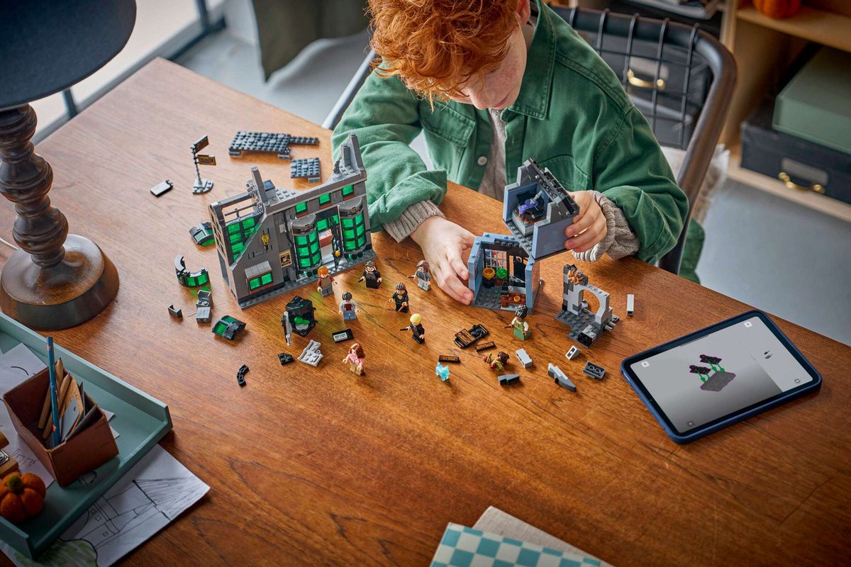 LEGO 76471 - Harry Potter™, Magibutikker Spindelsmuget