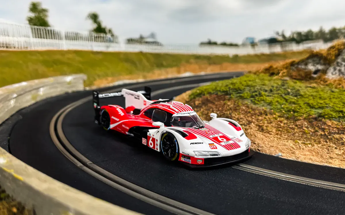 Scalextric - Porsche 963 24hrs LeMans 2024