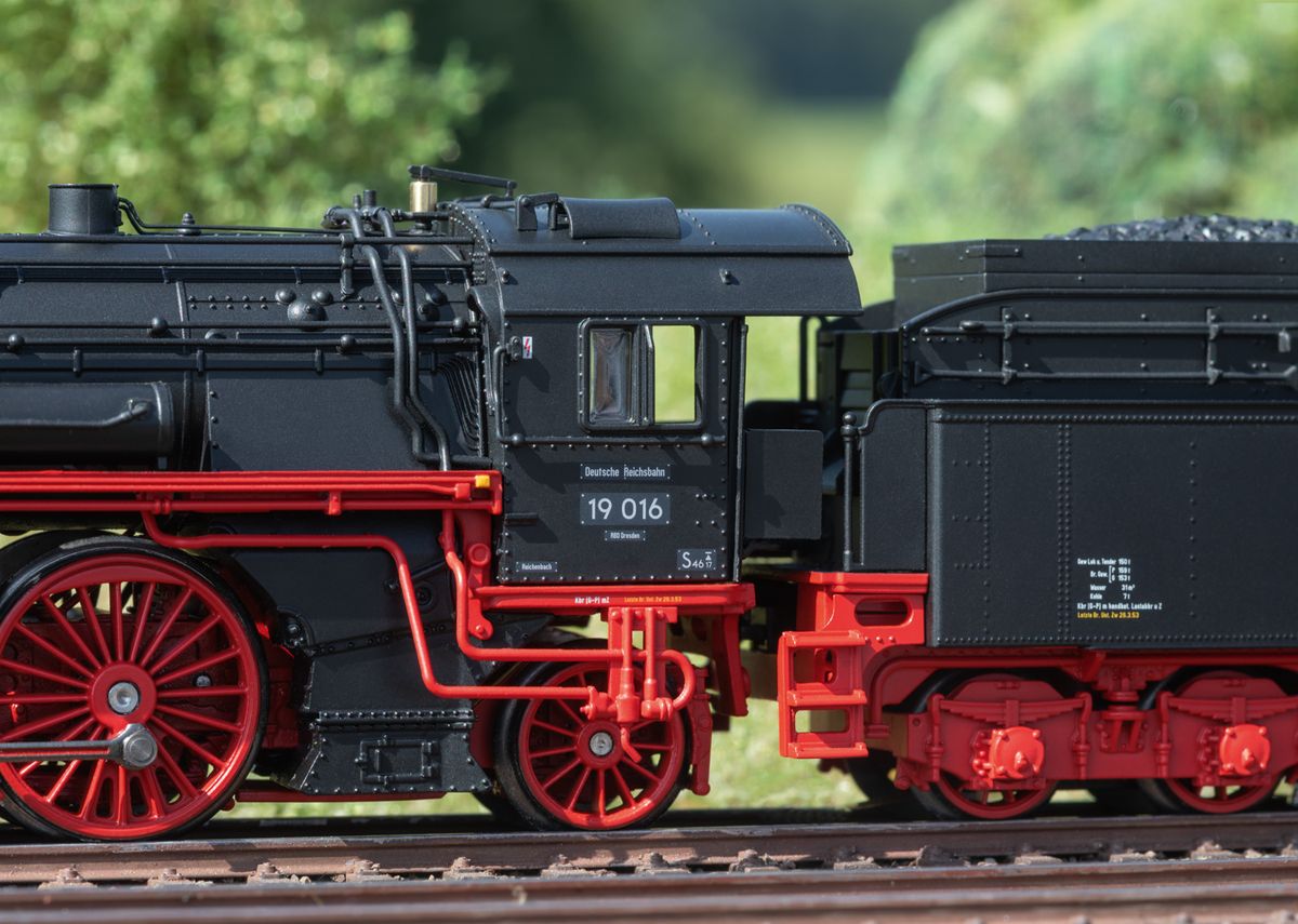 Märklin - Overraskelseslok 2025, DR Br19 damplok