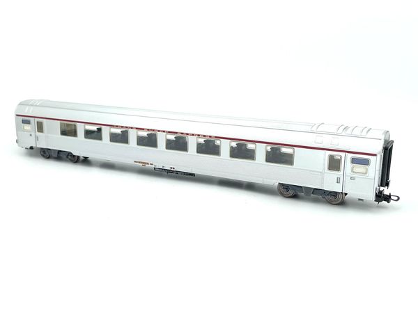 Hovedbilde Bruktkroken - L.S. Models SNCF personvogn TEE