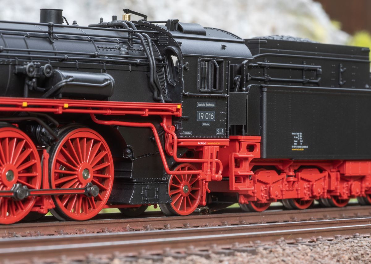 Märklin - Overraskelseslok 2025, DR Br19 damplok